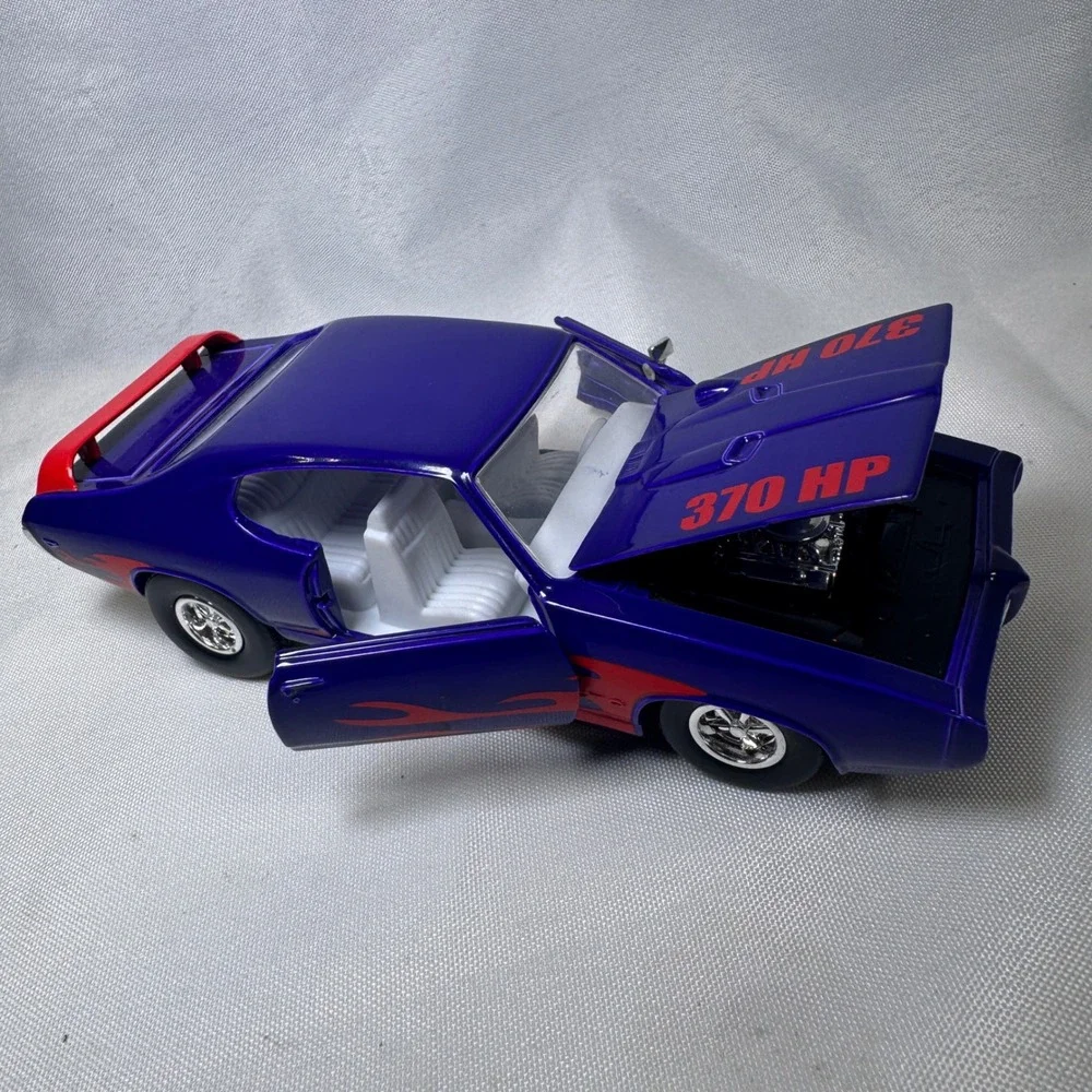 Tootsietoy 2000 Purple 1969 Pontiac GTO Judge Diecast 370 HP 6 Inch Muscle Car